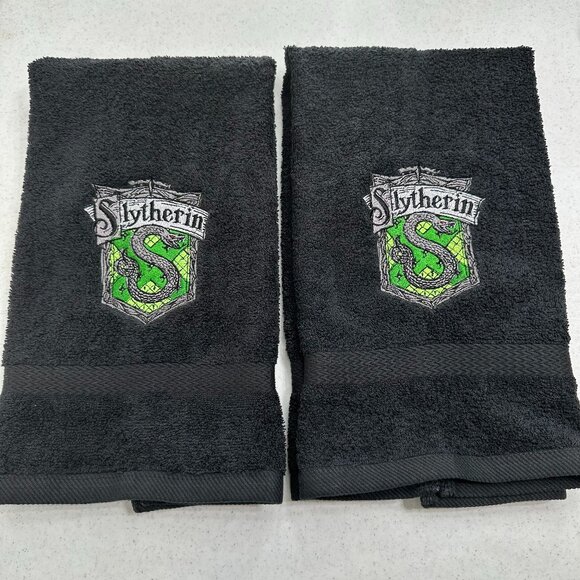 Harry Potter Towels Embroidered Slytherin Hand Towel Set Hogwarts Wizard Witch - Picture 1 of 4